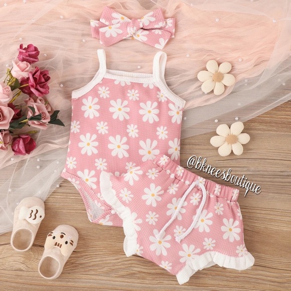 Toddler Girl Boutique 3pc. Knit Rosey White Daisy Floral Bloomer Matching Set - Picture 1 of 4